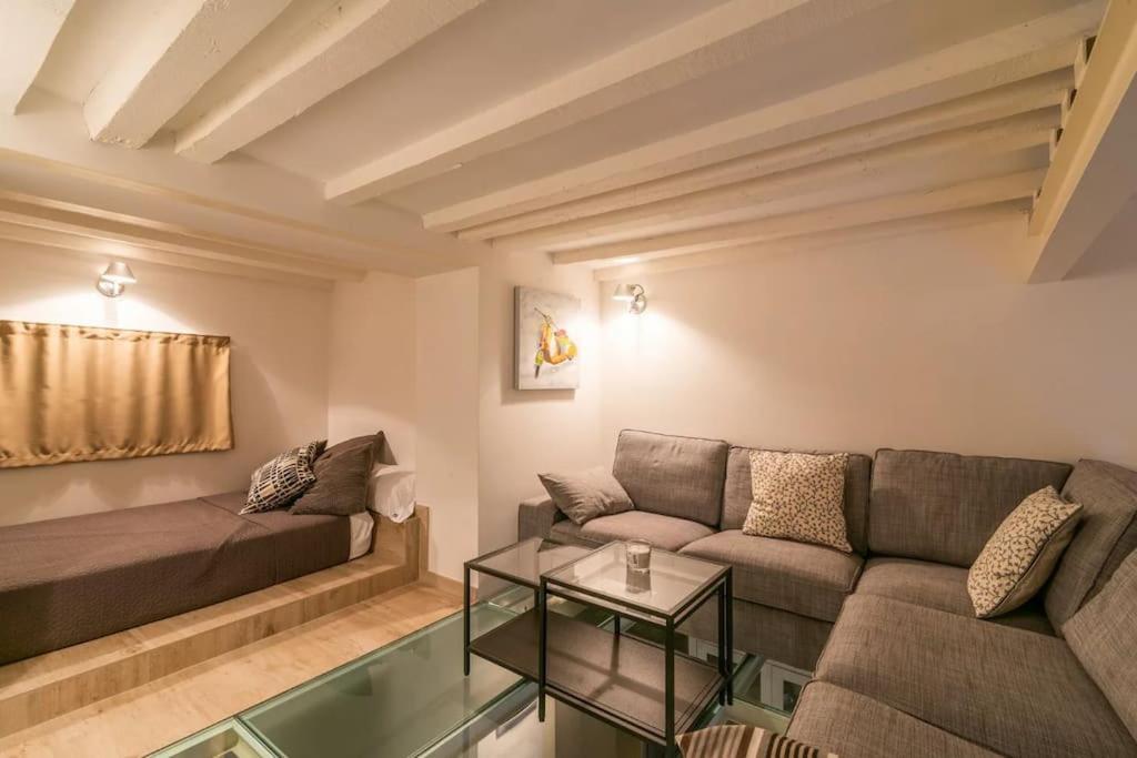 Moscova - Garibaldi Lusso, Sauna E Idromassaggio Milan Luaran gambar